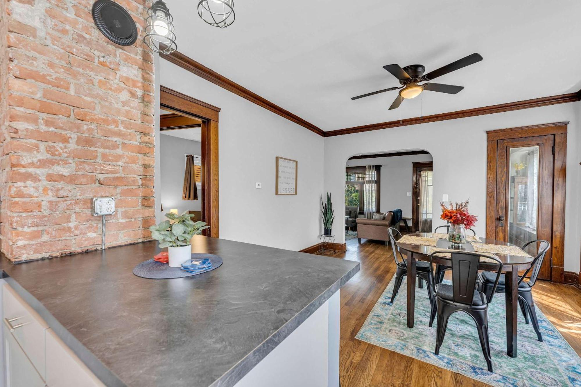 Beautifully Remodeled Duplex Apt In West Blvd Cleveland Ngoại thất bức ảnh